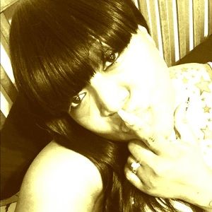 Meet your Posher, Raquel